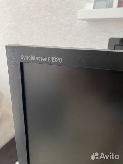 Монитор samsung