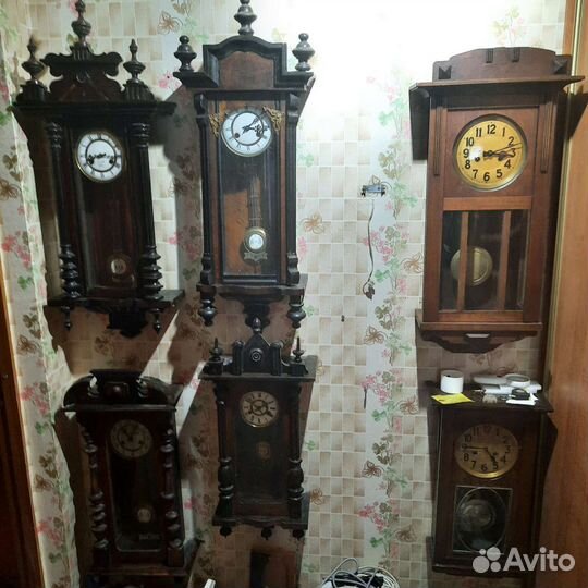 Старинные настенные антикварные часы с боем