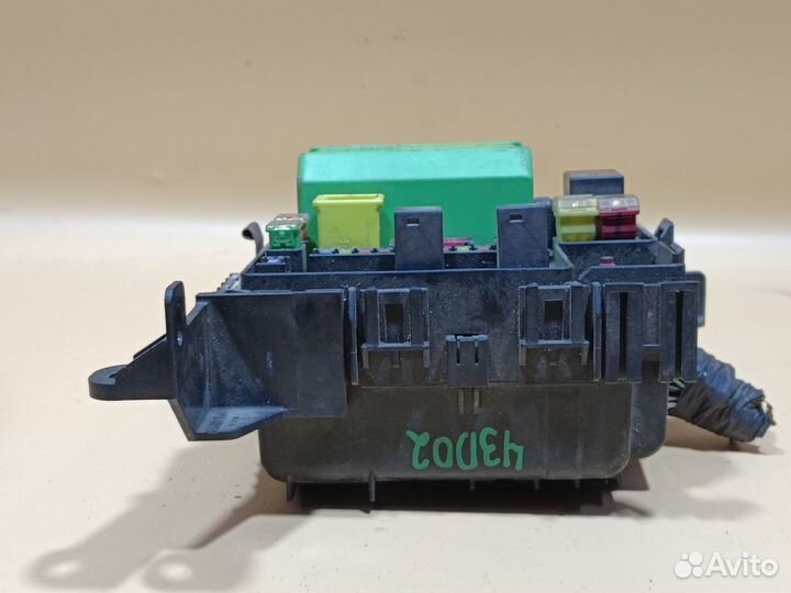 Блок предохранителей для Mitsubishi Outlander 1