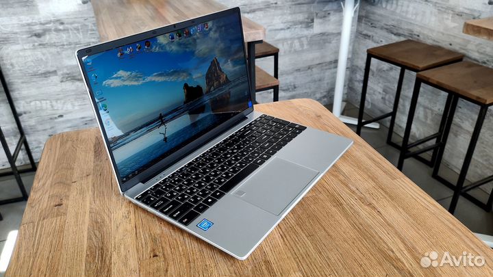 Ноутбук новый в пленках 16GB+SSD M.2 15.6 IPS