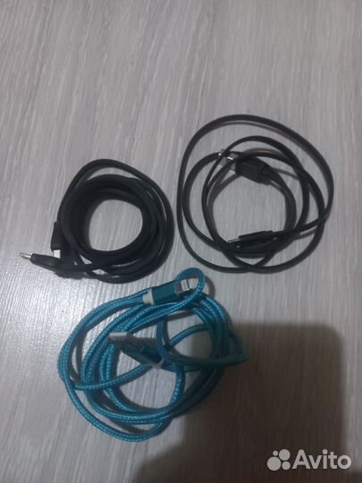 Зарядное устройство на iPhone и android