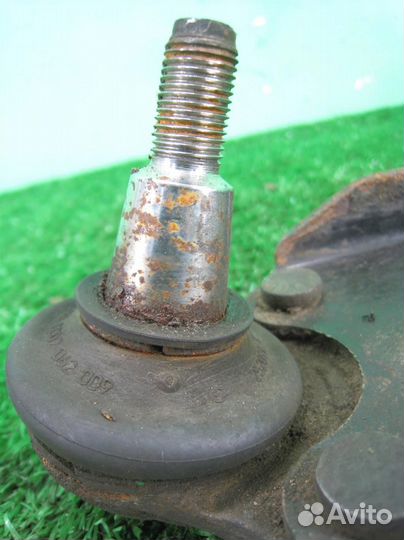 Рычаг передний правый нижний Renault Megane 3 (BZ