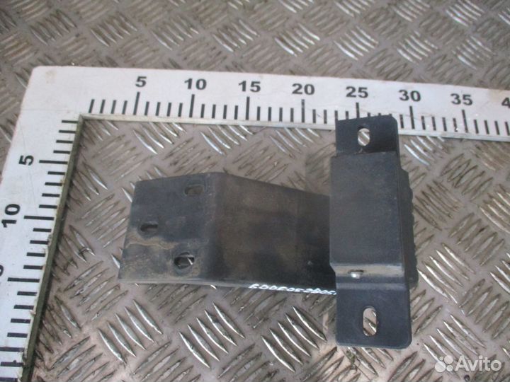 Петля крышки вещевого отсека Iveco 504202760