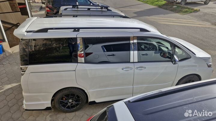 Рейлинги на крышу Toyota Voxy 80, черные