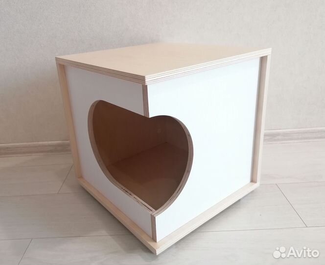 Домик для собак и кошек