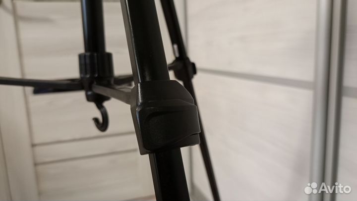 Штатив для фотоаппарата и видеокамеры