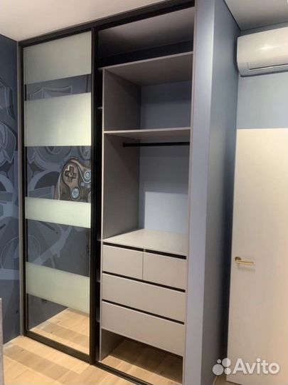 Шкаф купе с зеркалом