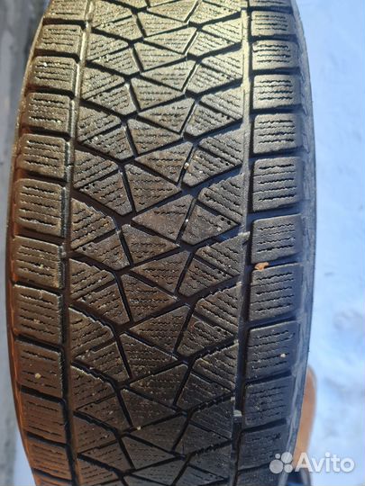 Bridgestone Blizzak DM-V2 225/65 R17