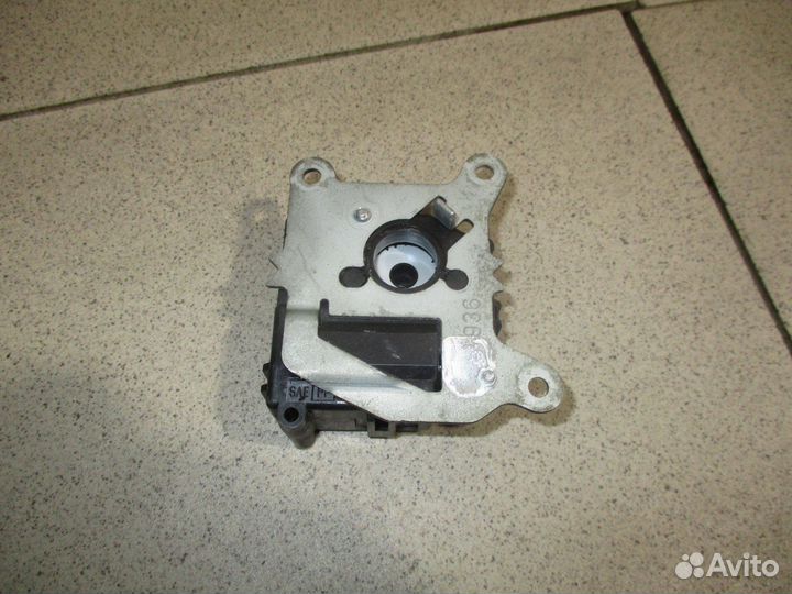 Моторчик заслонки печки Toyota Land Cruiser 200 2