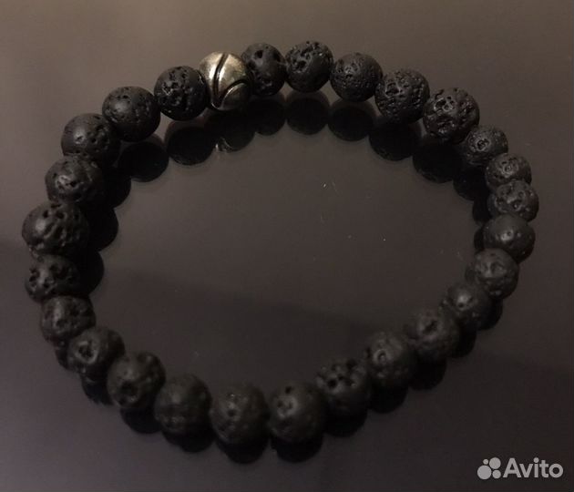 Браслет из натуральных камней -гранат, вулкан.лава