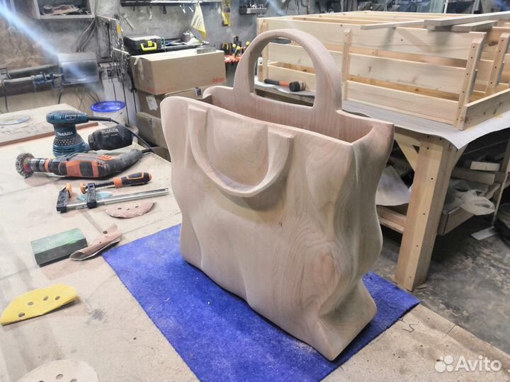 Преподаватель работы на станках с чпу