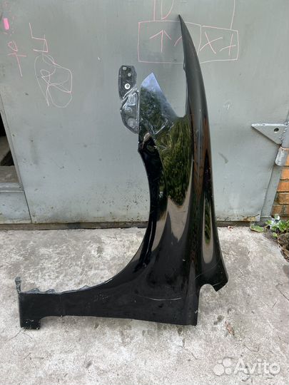 Крыло переднее левое Honda Civic 4D