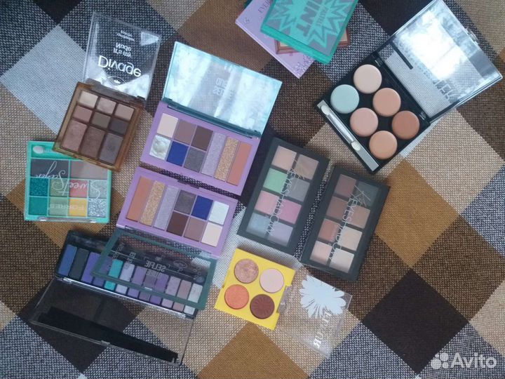 Палетки теней Ever Beauty, Farres, Vivienne Sabo