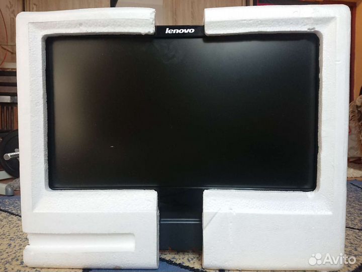Монитор Lenovo