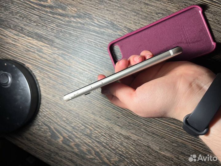 iPhone SE (2020), 64 ГБ