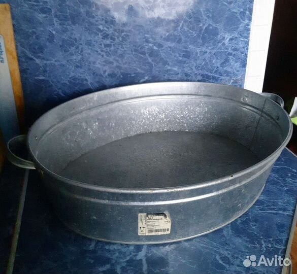 Кастрюли, тазы, ванна, бидончики