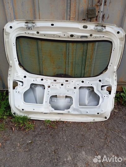 Крышка (дверь) багажника hyundai i35