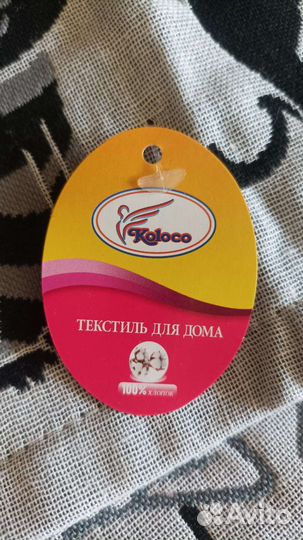 Скатерть и набор кухонных полотенец