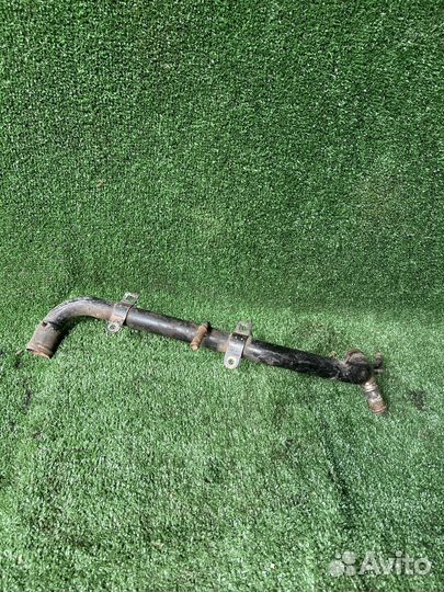 Трубка охлаждения VW Passat B5 06B121071