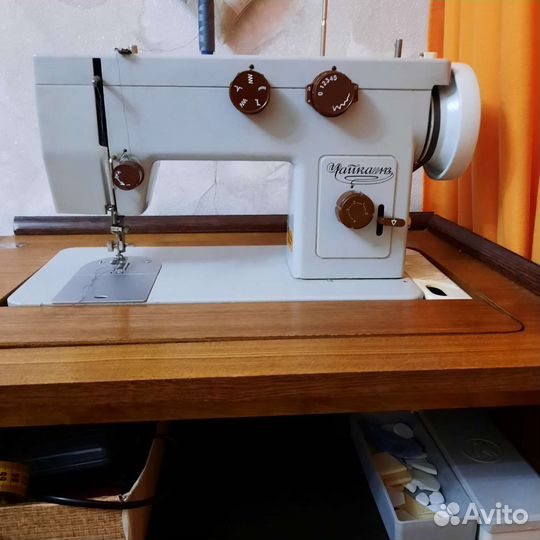 Швейная машинка чайка 143