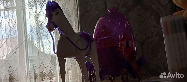 Лошадка с каретой