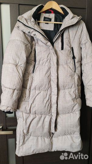 Пуховик женский длинный с капюшоном