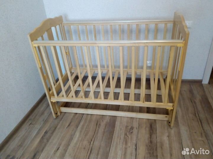 Кровать детская с продольным маятником 