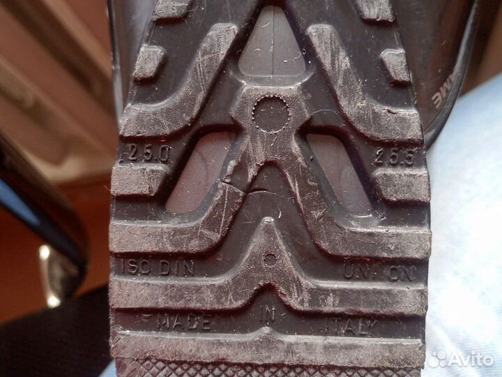 Горнолыжные ботинки женские