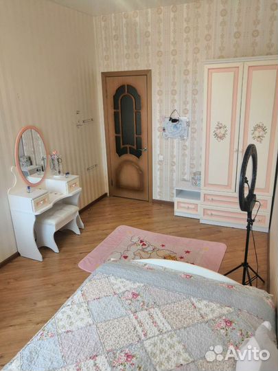 Трюмо, шкаф, кровать, стол алиса