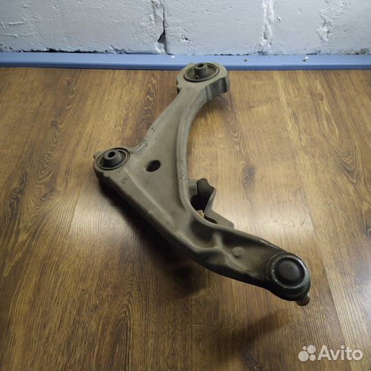 Рычаг подвески нижний передний правый Nissan Teana