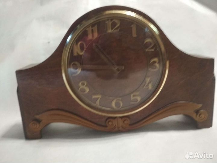 Часы настольные Весна