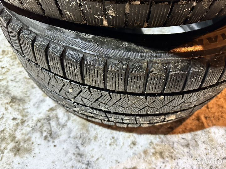 Triangle Snowlink TWT02 245/40 R19 и 275/35 R19 100W