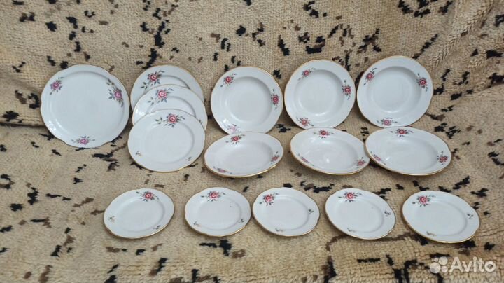 Сервиз столовый фарфор СССР розы (чайка)