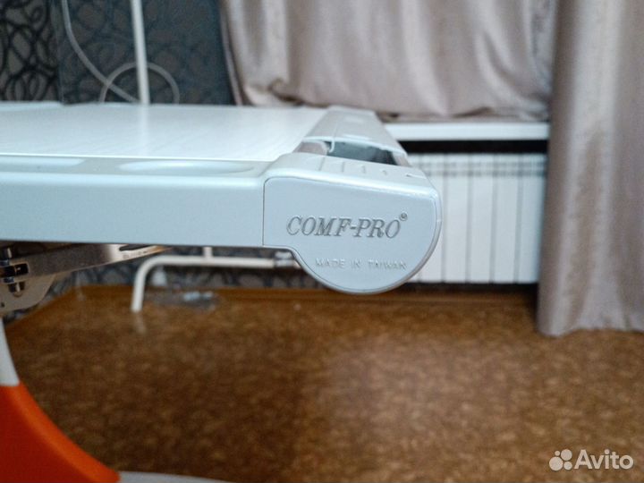 Детский письменный стол трансформер comf-PRO