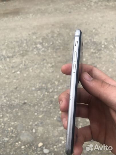 Телефон iPhone 6