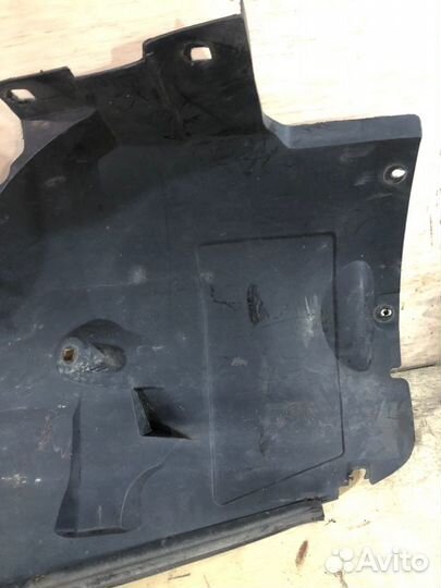 Подкрылок передний правый Mercedes-Benz S-Class