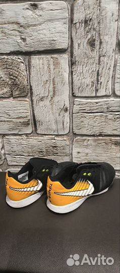 Футзалки Nike tempo x