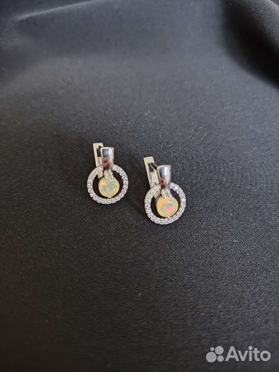 Серебряные серьги с опалом
