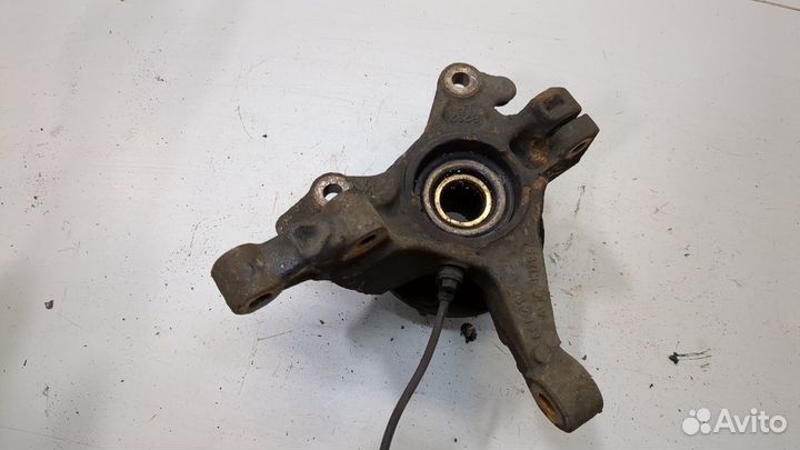 Ступица (кулак, цапфа) левая передняя Ford B-Max