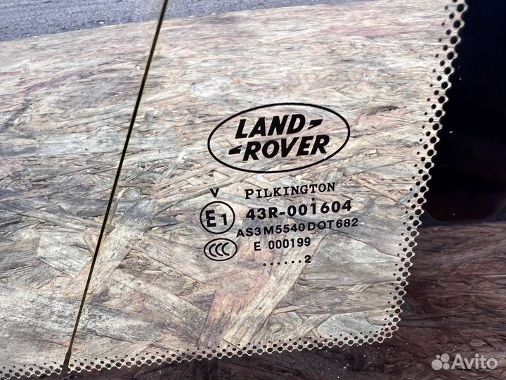 Стекло кузовное заднее правое Land Rover LR039060