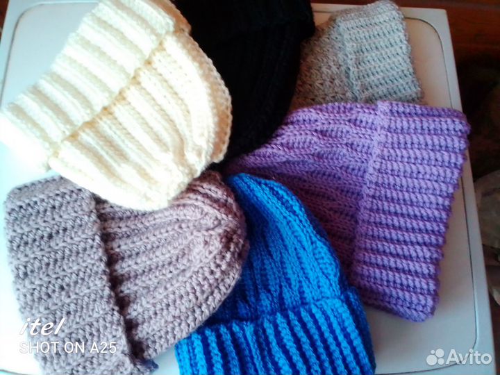 Шапки женские вязаные