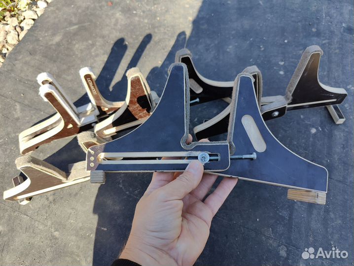 Держатель дверного полотна