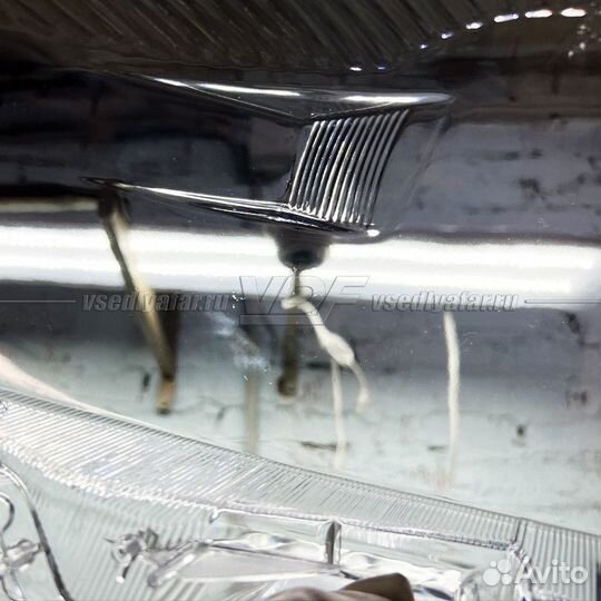 Уцененное стекло для фары Toyota Camry XV40 (2009