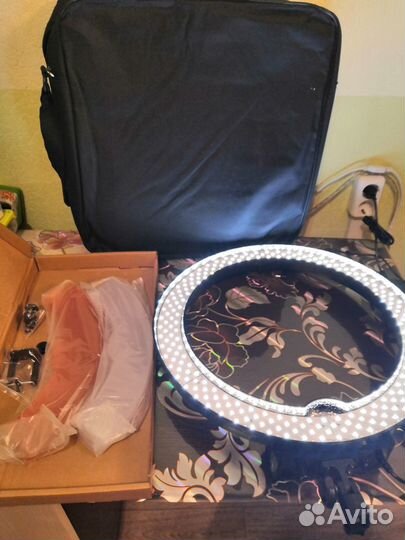 Продам Кольцевую лампу