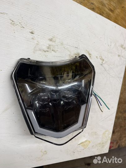 LED фара с ходовым огнем