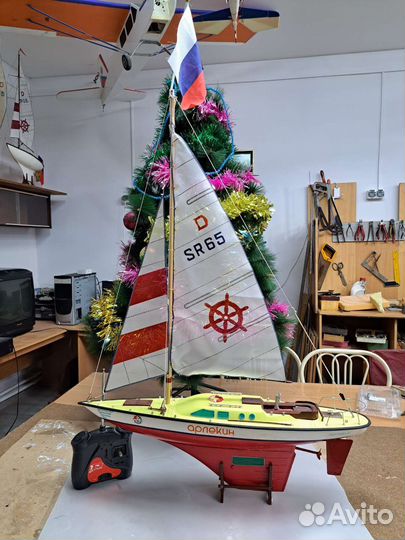 Модель парусной яхты