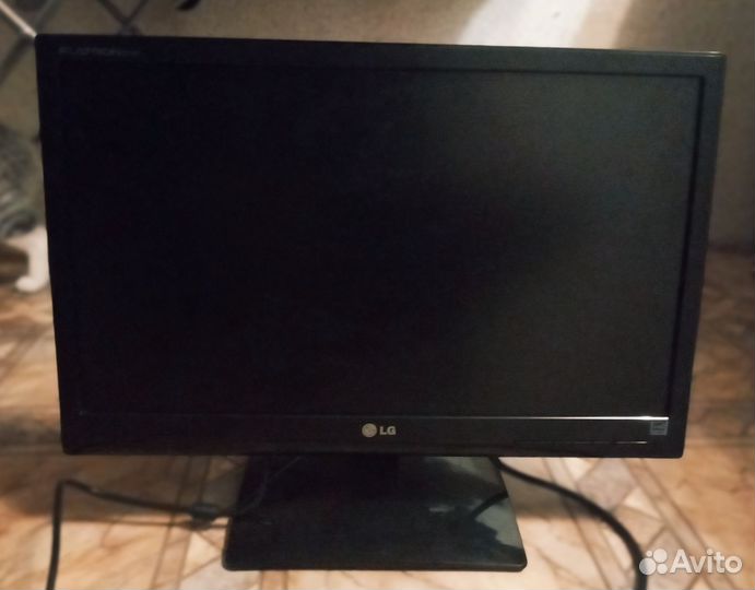 Монитор LG 20