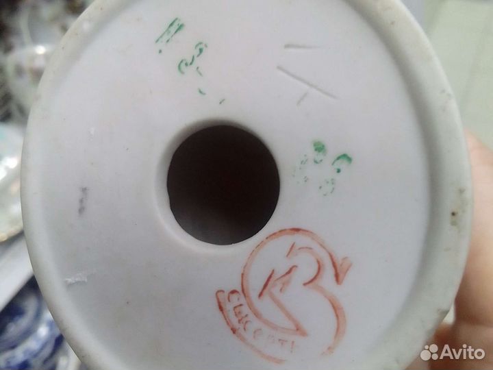 Статуэтка фарфор