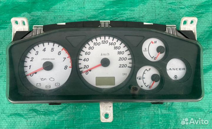 Приборная панель Mitsubishi lancer 9