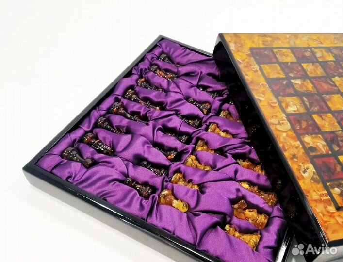 Янтарные шахматы. Шахматы из Янтаря. Янтарь. 00011